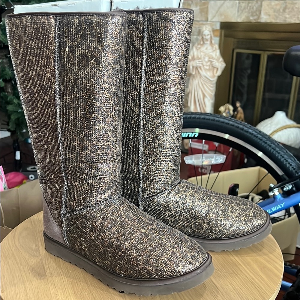 Stylish Women's Classic Tall Brown UGG Boots